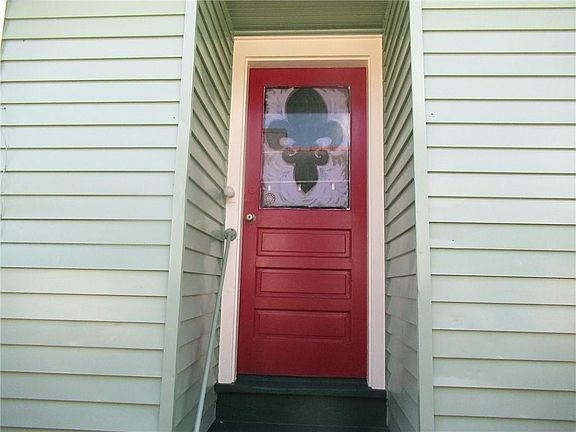 4th image of 936 Race St