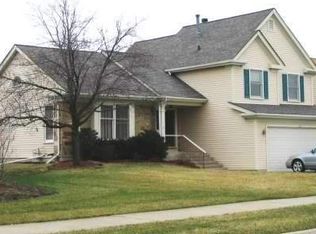 217 S Pembroke Dr, Schaumburg, IL 60193