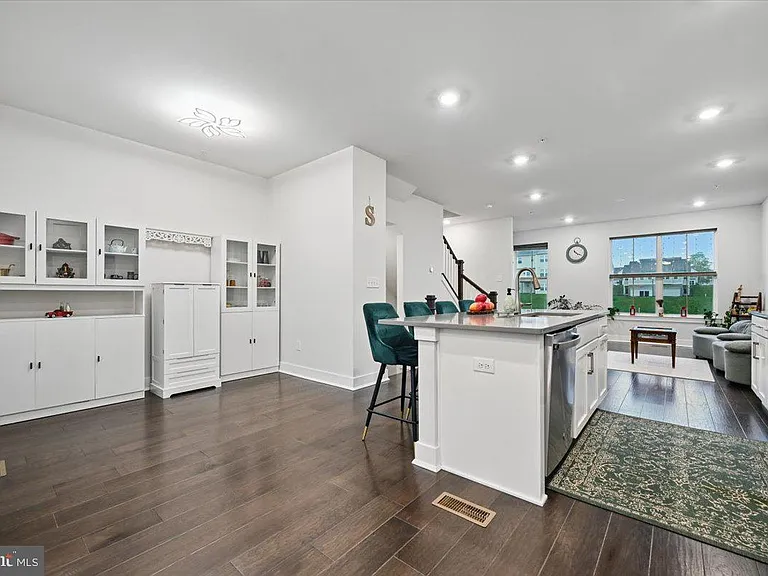 825 Pecan Rd — Photo 12