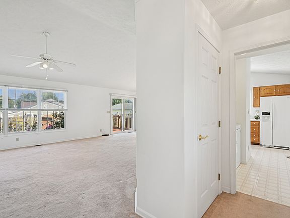 3rd image of 106 Bluebird Ln