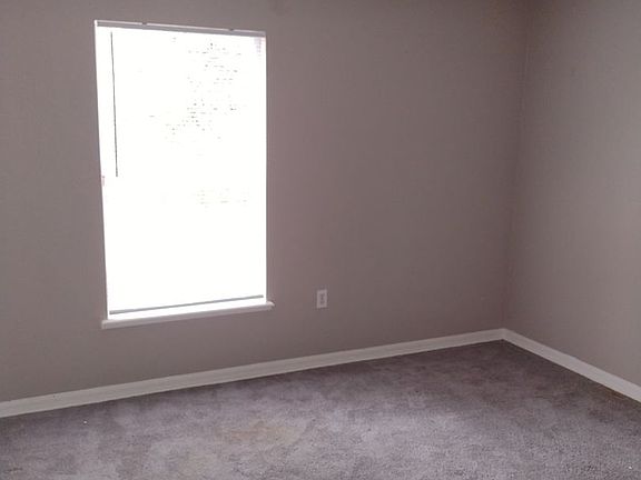 3rd image of 1616 Sterns Dr