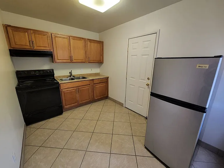 72121 Hatch Rd — Photo 5