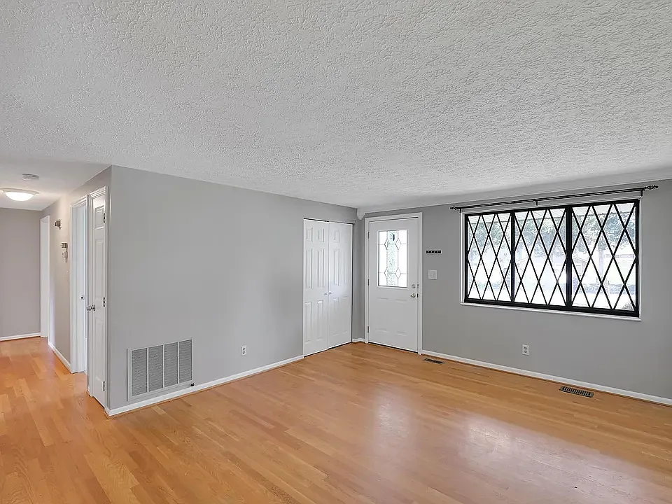 8307 Rosebowl Ct — Photo 3