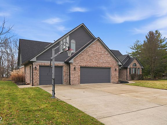 2nd image of 1171 Waterford Dr