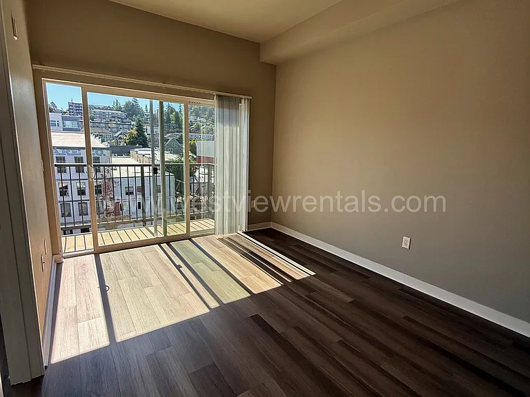 1010 Railroad Ave — Photo 166