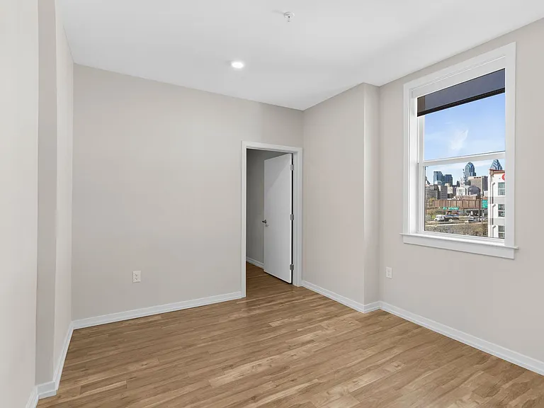 The Keystone Apartments — Photo 129