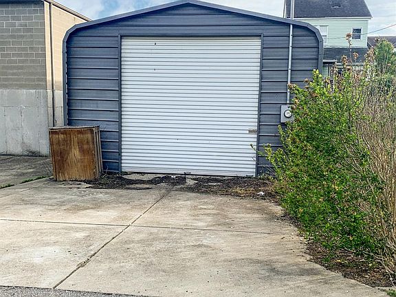 2nd image of 440 Walnut St Lot 8-9