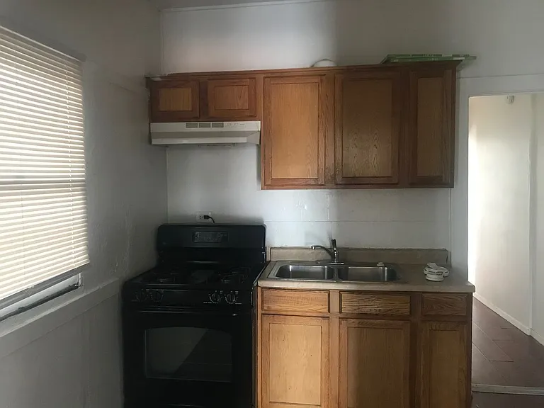 318 N 12th St #2 — Photo 6
