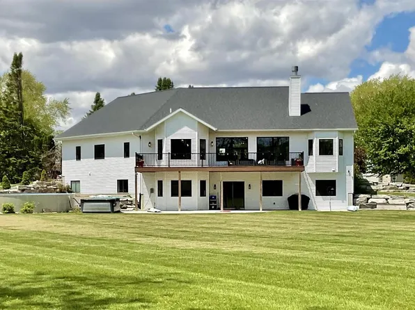 W10559 Hickory Point Road, Beaver Dam, WI 53916