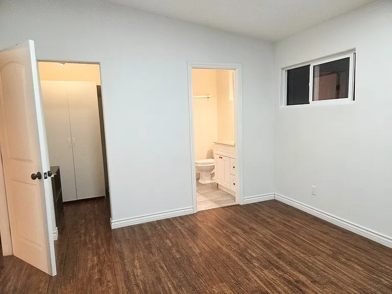 7912 Santa Barbara Ave — Photo 10
