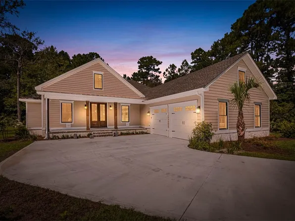 104 Sanford Dr, Waverly, GA 31565