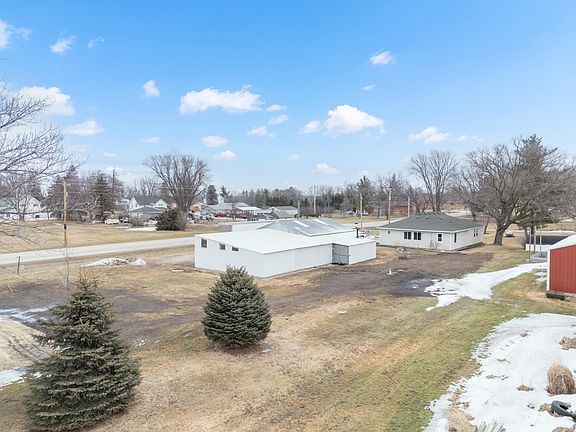 3rd image of 4604 County Road 140 SE