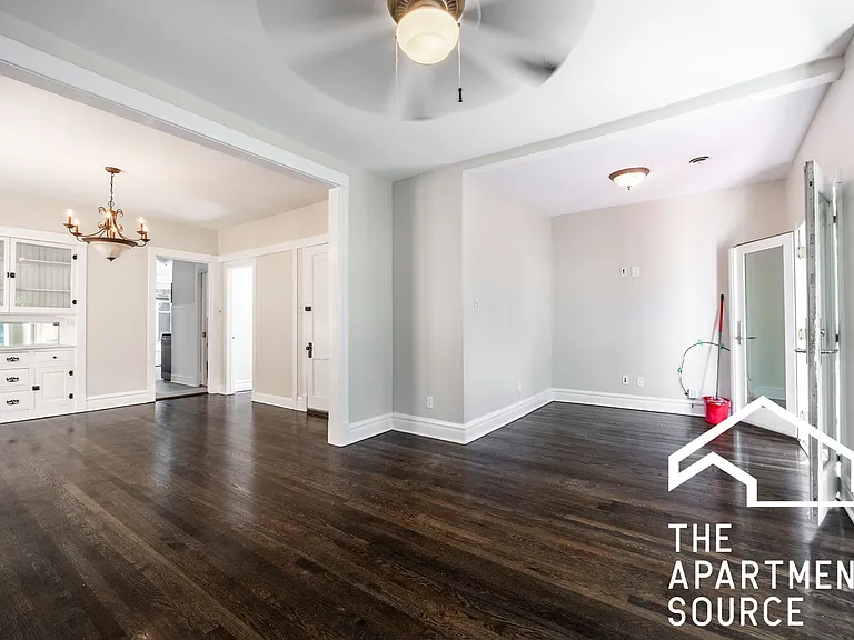 3310 W Berteau Ave #2 — Photo 11