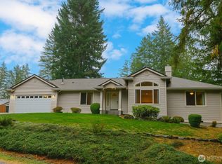 101 E Mountain View Drive, Allyn, WA 98524