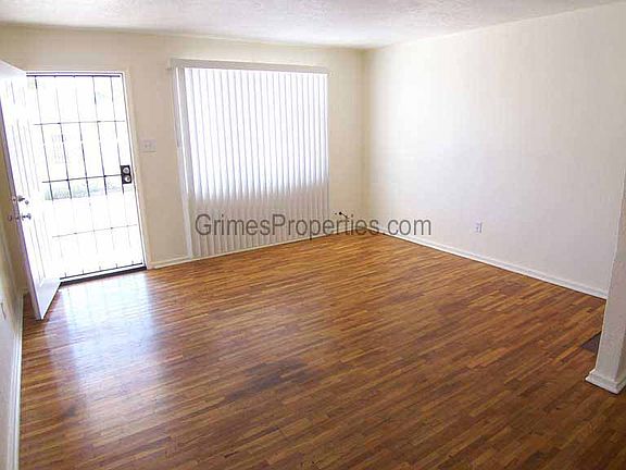 2nd image of 1110 Wilmoore Dr SE APT A