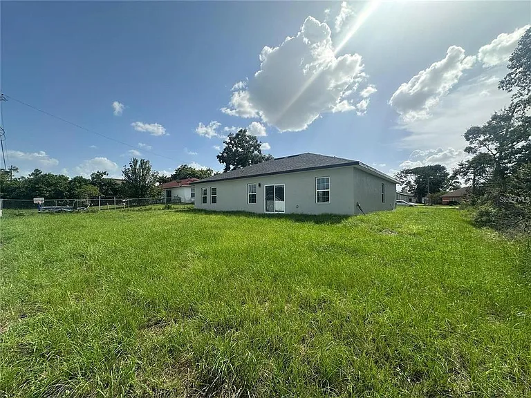 417 Marion Oaks Ln — Photo 26