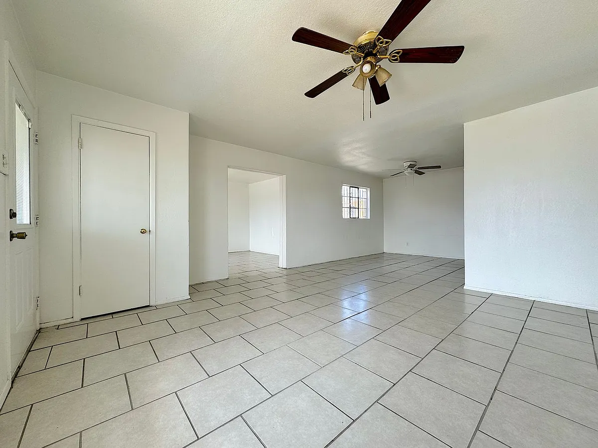 Building Photo - 4117 Volcanic Ave