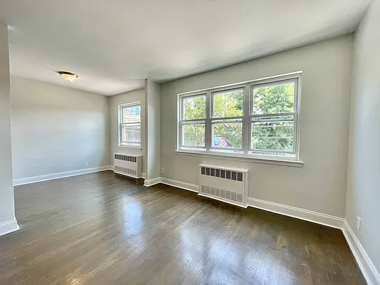 Rented by Astoria Realty | media 4