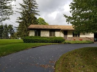 6620 Maceday Dr, Waterford, MI 48329