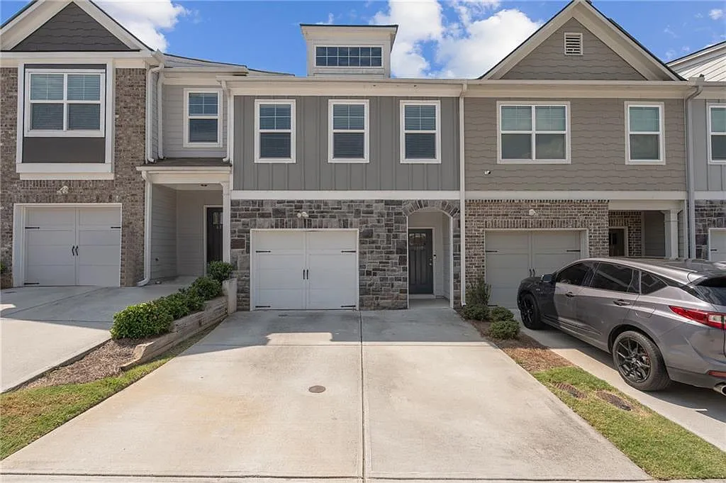 3 bed, 2.5 bath, 1540 sqft, $2,150 — Photo 2