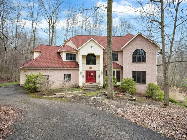 6100 Loch Lomond Ct, Solon, OH 44139