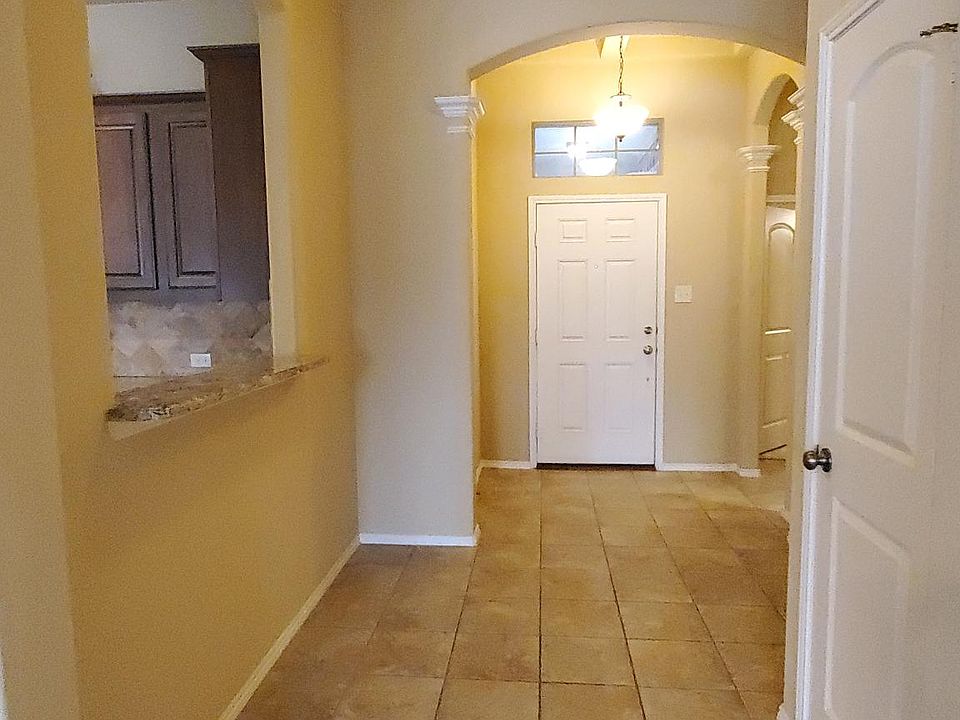 1st image of 889 Honey Locust Dr