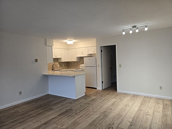 5th image of 1607-1611 NE 26th Ave #2