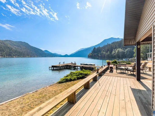 4433 E Beach Rd, Port Angeles, WA 98363