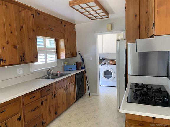 3rd image of 6751 Clara Lee Ave