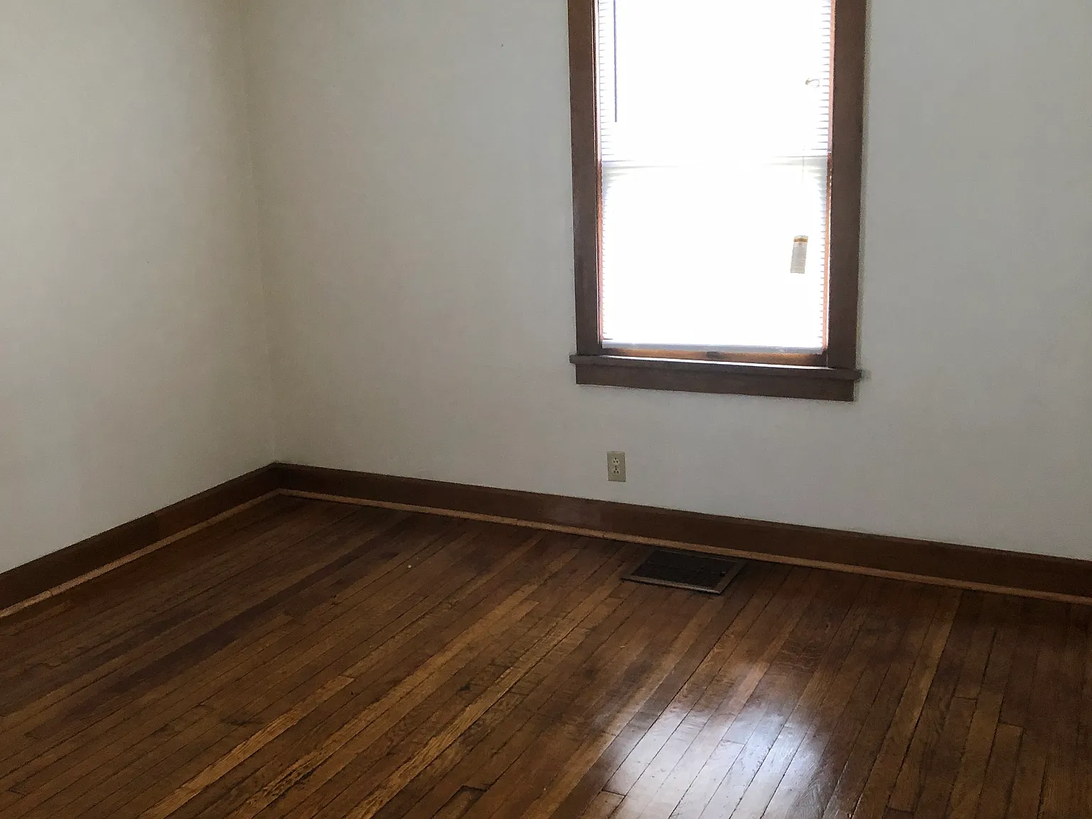 2 bed, 1000 sqft, $1,000 — Photo 4