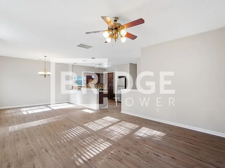 104 Hampshire Dr — Photo 5