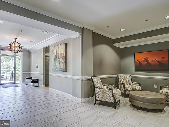 5th image of 701 Fallsgrove Dr APT 202