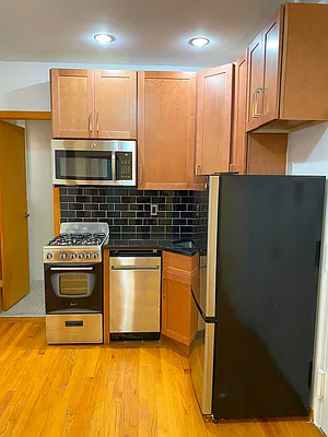 Rented by Waverly Realty Associates | media 3