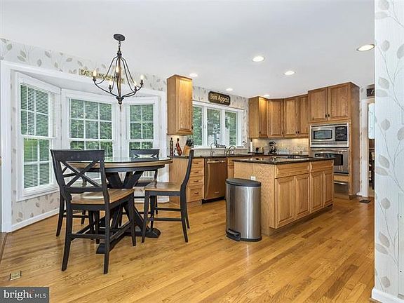 4th image of 6118 Brookhaven Dr