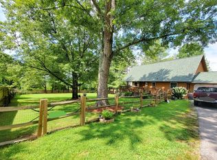 425 Bird Haven Rd, Hendersonville, NC 28792