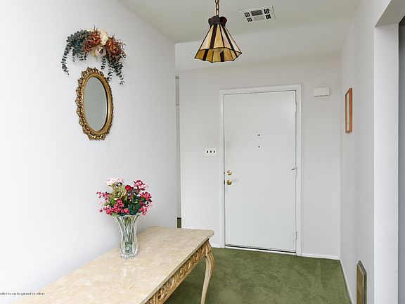 4th image of 64 Everest Drive S