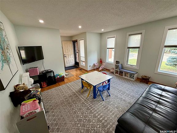 5th image of 2746 Poplar PLACE E