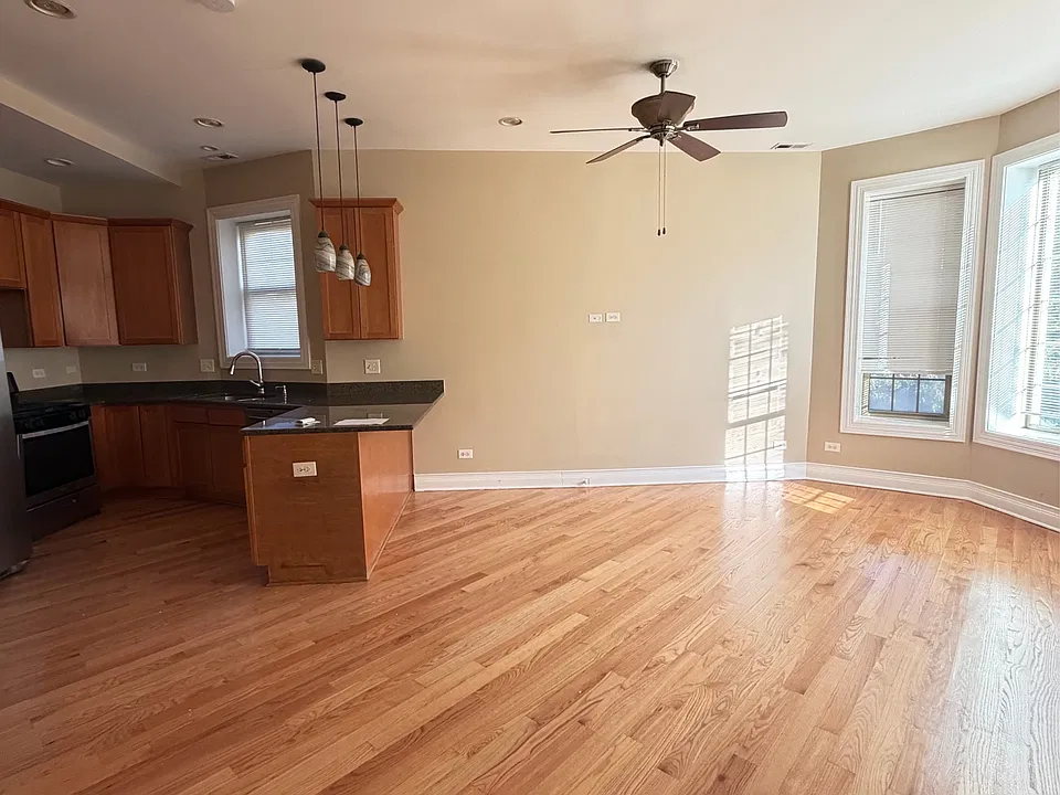 728 E 50th Pl #2