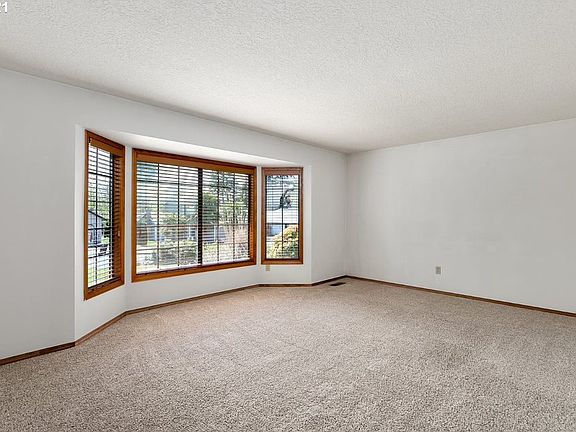 3rd image of 4679 SE Mason Hill Dr