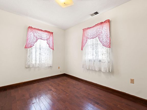 5th image of 107 Rice Ct