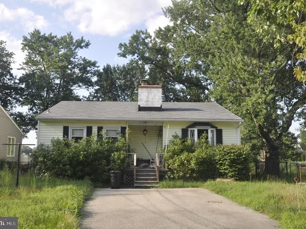 2004 Goose Neck Rd, Pasadena, MD 21122