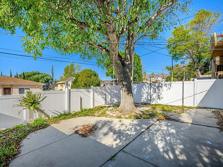 10230 Silverton Ave — Photo 17