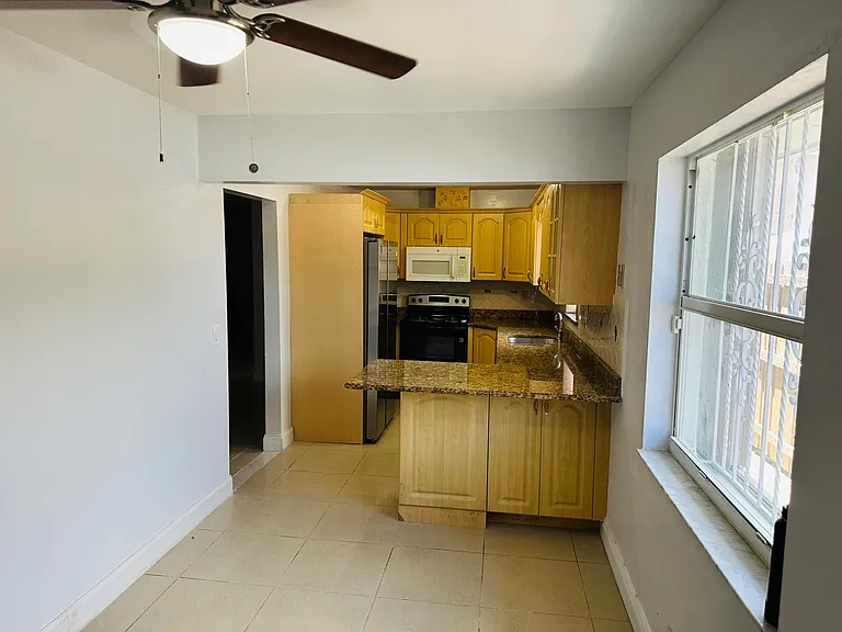 926 N C St — Photo 13