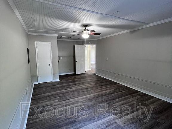 4th image of 157 Maranatha Cir
