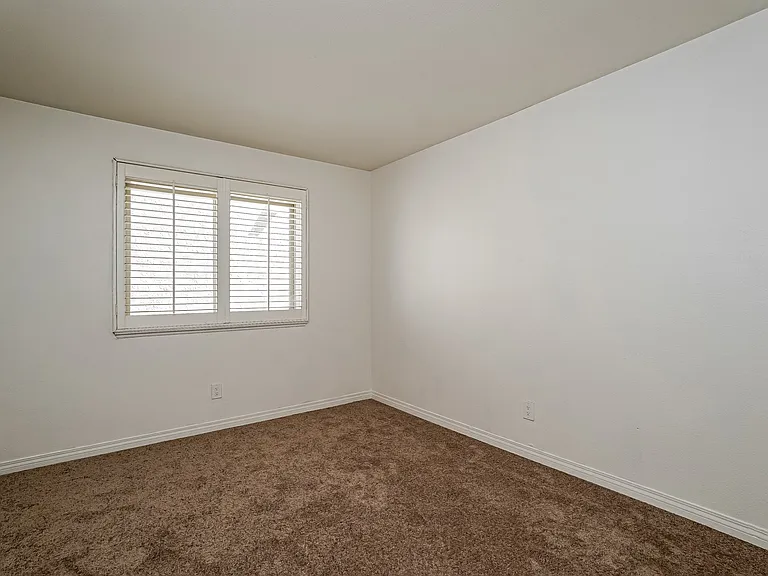 1138 E Avenue R7 — Photo 13