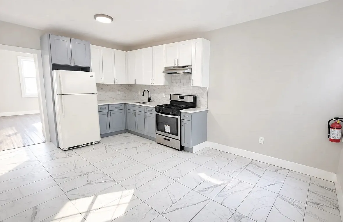 2 bed, $2,000 — Photo 3
