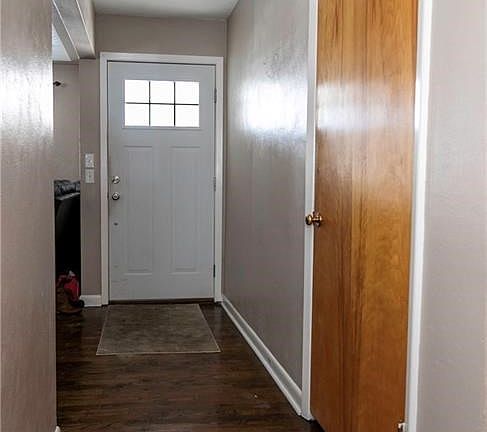 3rd image of 2118 Dahlia Ln