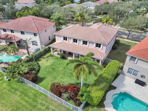 3892 Falcon Ridge Cir, Weston, FL 33331