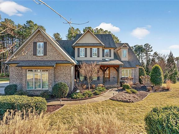 2nd image of 1880 Woodstock Rd