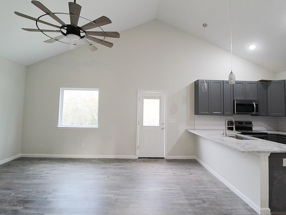 3rd image of 23 Lance Ln
